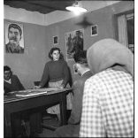 Kotnyek Antal fotóriporter munkája, TSZ parasztok gyűlése Nyíregyháza-Császárszálláson, Sztálin plakát, foglalkozás, kommunizmus, mezőgazdaság, helytörténet, 1950-es évek,  Eredeti jelzetlen, nagymére