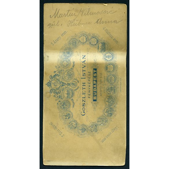 Nagyobb méret, Goszleth műterem, Budapest, Martin Vilmosné (szül. Hübner Anna)  elegáns nő gyönyörű ruhában,  monarchia, 1880-as évek, Eredeti, hátulján feliratozott kabinetfotó, széle vágott.  