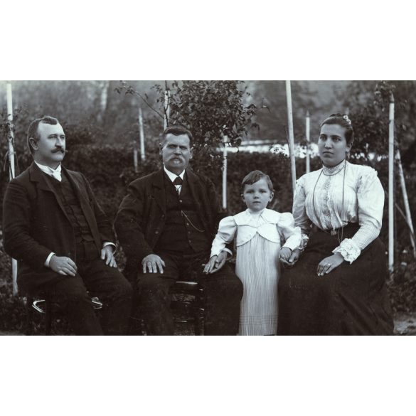 Ismeretlen műterem, Menyő, Erdély, Szilágymenyő, Molnár Miklós református lelkész családjával, egyház, pap, monarchia, 1890-es évek, Eredeti, kabinetfotó. 