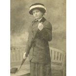 Scherling műterem, Szatmárnémeti, Erdély, elegáns hölgy kalapban, ernyővel, monarchia, 1890-es évek, Eredeti kabinetfotó.  