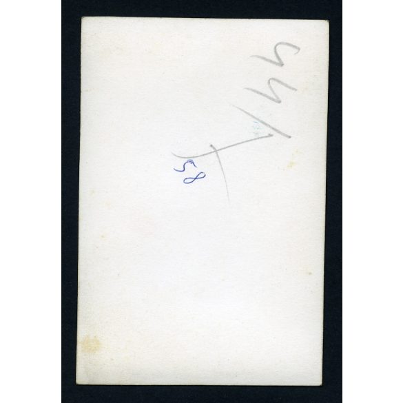 Bazár-Ivócsarnok, Hajdúszoboszló, fiatal férfiak fürdőnadrágban, gyógyfürdő, vendéglátás, fürdőkultúra, szocializmus, helytörténet, Hajdú-Bihar megye, 1950-es évek, Eredeti fotó, papírkép.