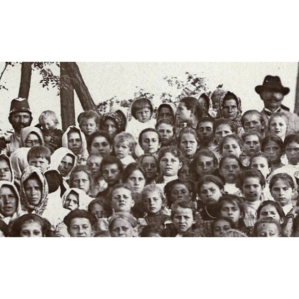 Nagyobb méret, iskolai majális, Dunavecse (Rakodó), iskolás gyerekek, felnőttek csoportképe, monarchia, helytörténet, Bács-Kiskun megye, 1909, 1900-as évek, Eredeti  kabinetfotó, hátulján nevekkel fel