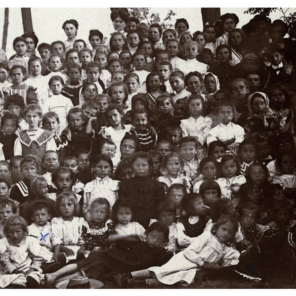 Nagyobb méret, iskolai majális, Dunavecse (Rakodó), iskolás gyerekek, felnőttek csoportképe, monarchia, helytörténet, Bács-Kiskun megye, 1909, 1900-as évek, Eredeti  kabinetfotó, hátulján nevekkel fel
