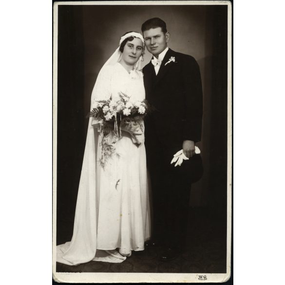 W.G. műterem, Újvidék, Vajdaság, esküvő, menyasszony, vőlegény, virág, Horthy-korszak, 1935, 1930-as évek, Eredeti fotó, papírkép.   