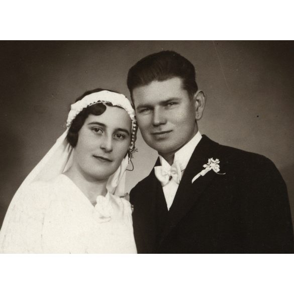 W.G. műterem, Újvidék, Vajdaság, esküvő, menyasszony, vőlegény, virág, Horthy-korszak, 1935, 1930-as évek, Eredeti fotó, papírkép.   