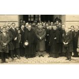 Nagyobb méret, középen Habsburg-Lotaringiai József Ferenc főherceg, mellette balra Vass József népjóléti miniszter, jobbra Rott Nándor veszprémi püspök, Veszprém, Vármegyeháza, Szent-Imrések vándorgyű