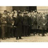 Nagyobb méret, középen Habsburg-Lotaringiai József Ferenc főherceg, mellette balra Vass József népjóléti miniszter, jobbra Rott Nándor veszprémi püspök, Veszprém, Vármegyeháza, Szent-Imrések vándorgyű