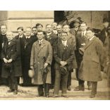 Nagyobb méret, középen Habsburg-Lotaringiai József Ferenc főherceg, mellette balra Vass József népjóléti miniszter, jobbra Rott Nándor veszprémi püspök, Veszprém, Vármegyeháza, Szent-Imrések vándorgyű