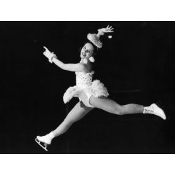   Nagyobb méret, Komlós Tibor munkája, műkorcsolyázó nő ugrása, jégbalett, sport, szocializmus, 1950-es évek, Eredeti fotó, hátulján feliratozott, pecséttel jelzett papírkép, dekorációnak, ajándéknak is