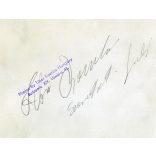 Nagyobb méret, Komlós Tibor munkája, műkorcsolyázó nő ugrása, jégbalett, sport, szocializmus, 1950-es évek, Eredeti fotó, hátulján feliratozott, pecséttel jelzett papírkép, dekorációnak, ajándéknak is