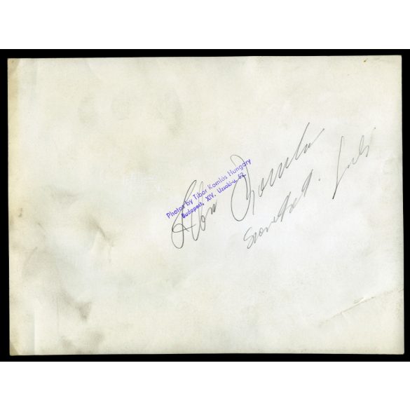 Nagyobb méret, Komlós Tibor munkája, műkorcsolyázó nő ugrása, jégbalett, sport, szocializmus, 1950-es évek, Eredeti fotó, hátulján feliratozott, pecséttel jelzett papírkép, dekorációnak, ajándéknak is