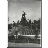 Nagyobb méret,  szobor szökőkúttal, Budapest, Városliget, Sió tündér regéje-szoborcsoport, Horthy-korszak, helytörténet, 1930-as évek, Eredeti fotó, papírkép.   