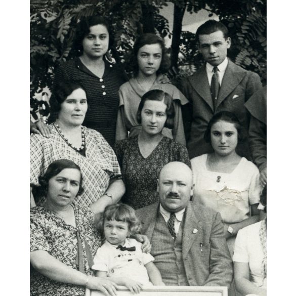 Nagyobb méret, Lehrbaum Sándor fényképész, Szerencs, lányok Csepel varrógépekkel, varrótanfolyam, Csepel varrógép poszter, Horthy-korszak, helytörténet, Borsod-Abaúj-Zemplén megye, 1920-as évek, Erede