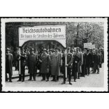 „Reichsautobahnen Wir bauen die Strassen des Führers”, Regensburg, Németország, május elsejei felvonulás náci transzparenssel, 2. világháború,  Horthy-korszak, helytörténet, 1939. május 1., 1930-as év