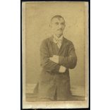 Ifj. Osztapovics műterem, Máramarossziget (Bikszád), Erdély, elegáns férfi nyakkendőben, bajusz, monarchia, 1890-es évek, Eredeti CDV, vizitkártya fotó, hátlapja románul feliratozott.  