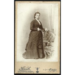   Honisch műterem, Arad, Erdély, elegáns nő portréja, monarchia, 1900-as évek, Eredeti CDV, vizitkártya fotó. 