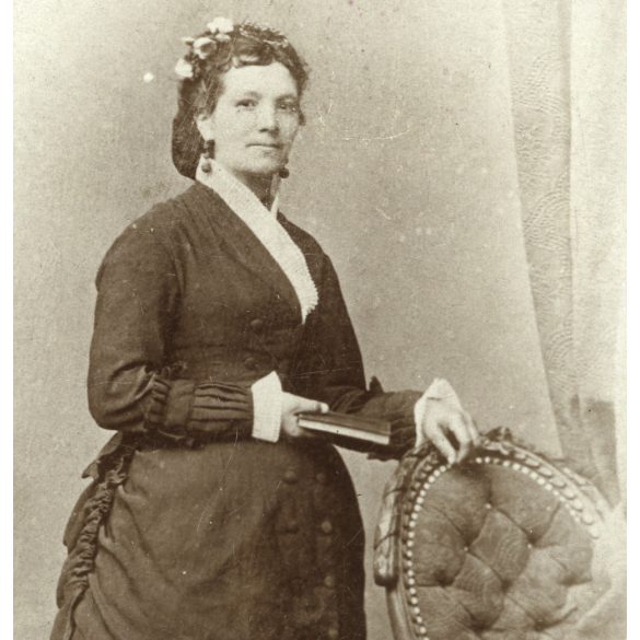 Honisch műterem, Arad, Erdély, elegáns nő portréja, monarchia, 1900-as évek, Eredeti CDV, vizitkártya fotó. 