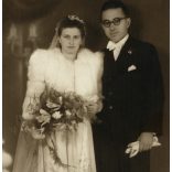 Esküvői fotó, Budafok (Budapest) vőlegény, menyasszony, szemúveg, Horthy-korszak, helytörténet, 1944. november 11, 1940-es évek, Eredeti fotó, papírkép.  