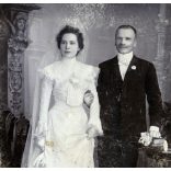 Botár műterem, Torda, Erdély, esküvői portré, menyasszony, vőlegény, bajusz, virág, ünnep,  monarchia, 1890-es évek, Eredeti  kabinetfotó, felületén kopásnyomok.  