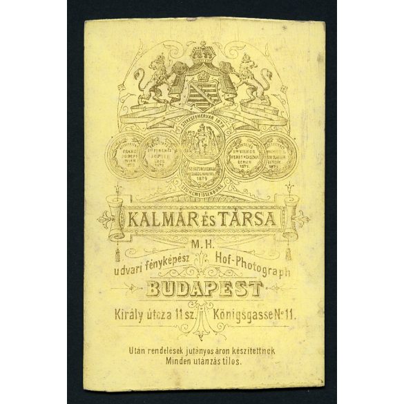Kalmár és Társa műterem, Budapest, magyar katona egyenruhában, monarchia, 1880-as évek, Eredeti CDV, vizitkártya fotó, alja-teteje vágott.  