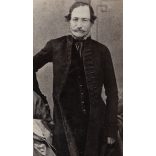 Nagyobb méret, Oroszi Lajos műterme, Nagybecskerek, Vajdaság, elegáns házaspár gyönyörű nemesi ruhában, 1890-es évek, monarchia, helytörténet. Eredeti nagyobb méretű kabinetfotó.