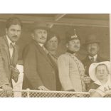 Atelier Betty, Abbázia, úri társaság, katonatiszt az Almádi hajón, monarchia, 1913, 1910-es évek, Eredeti, hátulján feliratozott fotó, papírkép, Tiszaburára, Jákó Balázs református lelkésznek címezve.