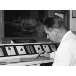 Ráth Károly fotója, orvos a kórházban, orvosi gép, Automatizált Tuto-Stabilivolt Iker-Kapcsolószekrénye, Magyar Siemens-Reininger Művek R.T. gyártmánya, egészségügy, kommunizmus, 1950-es évek,  Eredet