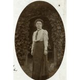 Calderoni és Társa műterem (Hopp Ferenc), elegáns nő, Etelka portréja, monarchia, 1906, 1900-as évek, Eredeti fotó, saját kézzel írott és aláírt papírkép.  