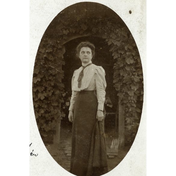 Calderoni és Társa műterem (Hopp Ferenc), elegáns nő, Etelka portréja, monarchia, 1906, 1900-as évek, Eredeti fotó, saját kézzel írott és aláírt papírkép.  