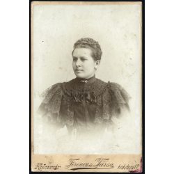   Ferencz és Társa műterem Kolozsvár, Erdély,  elegáns nő portréja, gyönyörű ruha, monarchia, helytörténet, 1908., 1900-as évek, Eredeti kabinetfotó.   