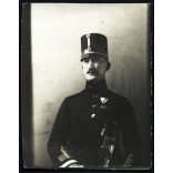 Korai fotó-automata, magyar katonatiszt egyenruhában, karddal, igazolványkép, 1. világháború, monarchia, 1910-es évek, Eredeti fotó, papírkép.   