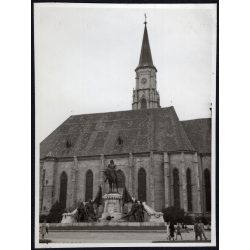   Szent-Mihály templom Kolozsváron, Mátyás király emlékmű, Kolozsvár, Kolozs megye, Erdély, utcakép, Horthy-korszak, vallás, templom, szobor, helytörténet. 1940-es évek, Eredeti fotó, papírkép. 