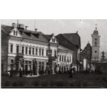 Gyergyószentmiklós főtere, országzászló, Gyergyószentmiklós, Hargita megye, Erdély, utcakép, Horthy-korszak, Dédai nagyalagút, helytörténet. 1940-es évek, Eredeti fotó, papírkép. 