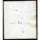 Nagyobb méret, Gábor Viktor fotográfus, falusi asszonyok kézimunkáznak zenehallgatás mellett, lemezjátszó, vicces, szocializmus, 1960-as évek, Eredeti fotó, pecséttel jelzett papírkép.  