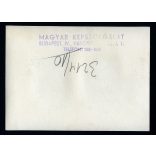 Magyar Képszolgálat, paraszt Szabad Föld újságot olvas, sajtótörténet, pipa, kalap, falu, kommunizmus, 1948., 1940-es évek, Eredeti fotó, hátulján pecséttel jelzett papírkép.  