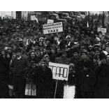 A 100. gépállomás avató ünnepség, Tard, parasztok Tard, Diósgyőr feliratú táblákkal, népviselet, néprajz, helytörténet, Borsod-Abaúj-Zemplén megye, 1948. december 5., 1940-es évek, kommunizmus. Eredet