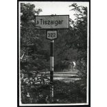 Szekér a falu szélén, Tiszaigar, tábla,  Horthy-korszak, helytörténet, Jász-Nagykun-Szolnok megye, 1940-es évek, Eredeti fotó, papírkép.  