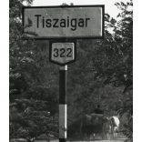 Szekér a falu szélén, Tiszaigar, tábla,  Horthy-korszak, helytörténet, Jász-Nagykun-Szolnok megye, 1940-es évek, Eredeti fotó, papírkép.  