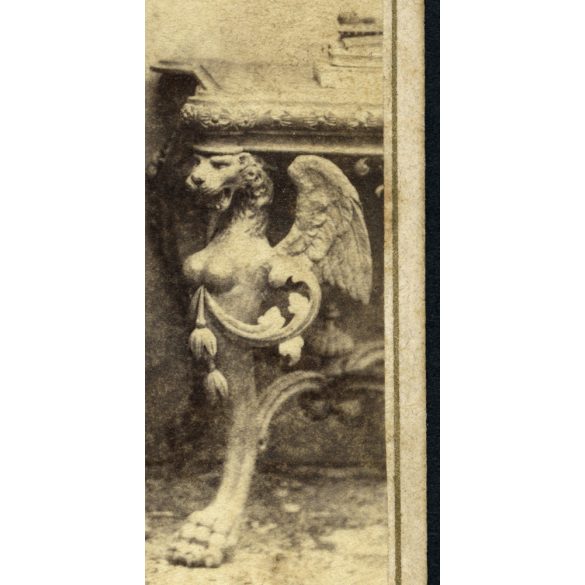 Veress Ferenc műterme (az „Erdélyi Országos Museum fényképésze”),  Kolozsvár, Erdély, elegáns férfi magyaros ruhában, 1860-as évek, Eredeti CDV, vizitkártya fotó.   