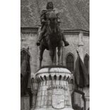 Fadrusz János által készített Mátyás király emlékmű, Kolozsvár, Kolozs megye, Erdély, utcakép, Horthy-korszak, szobor, helytörténet, 1940-es évek, Eredeti fotó, papírkép.   