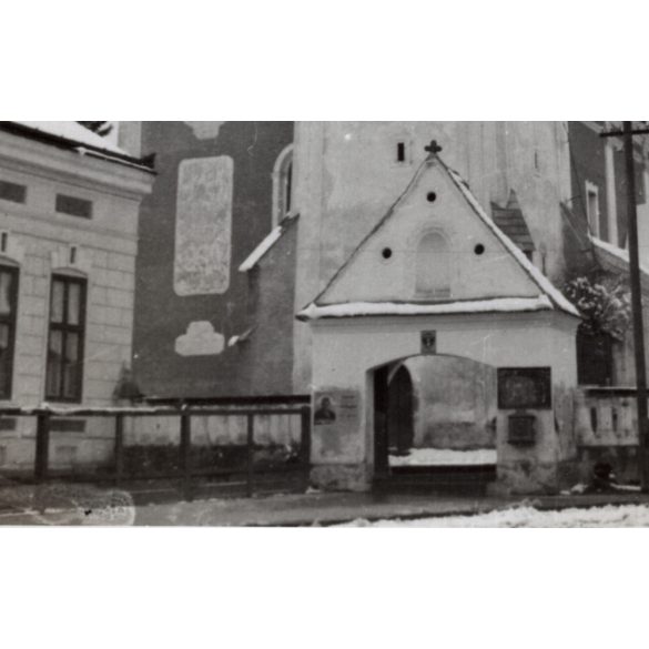 A gyergyószentmiklósi Szent Miklós Katolikus Templom, Erdély, Gyergyószentmiklós, Hargita megye, utcakép, Horthy-korszak, egyház, vallás, helytörténet, 1940-es évek, Eredeti fotó, papírkép.   