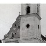 A gyergyószentmiklósi Szent Miklós Katolikus Templom, Erdély, Gyergyószentmiklós, Hargita megye, utcakép, Horthy-korszak, egyház, vallás, helytörténet, 1940-es évek, Eredeti fotó, papírkép.   