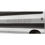 Nagyobb méret! Ikarus 212 LUX típusú járműve az épület előtt, Magyarország, utcakép, rendszám, jármű, közösségi közlekedés, távolsági busz, közlekedéstörténet, helytörténet, 1970-es évek, 