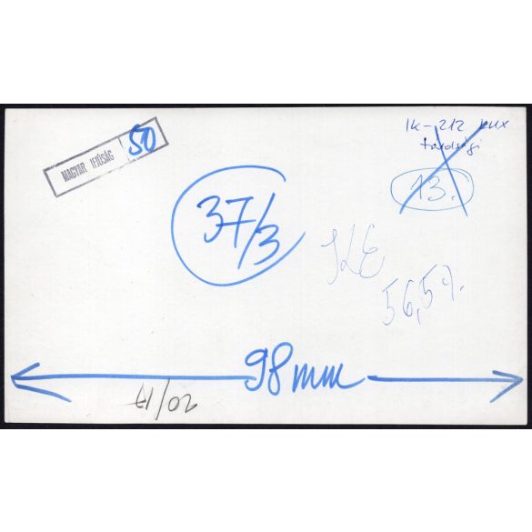 Nagyobb méret! Ikarus 212 LUX típusú járműve az épület előtt, Magyarország, utcakép, rendszám, jármű, közösségi közlekedés, távolsági busz, közlekedéstörténet, helytörténet, 1970-es évek, 