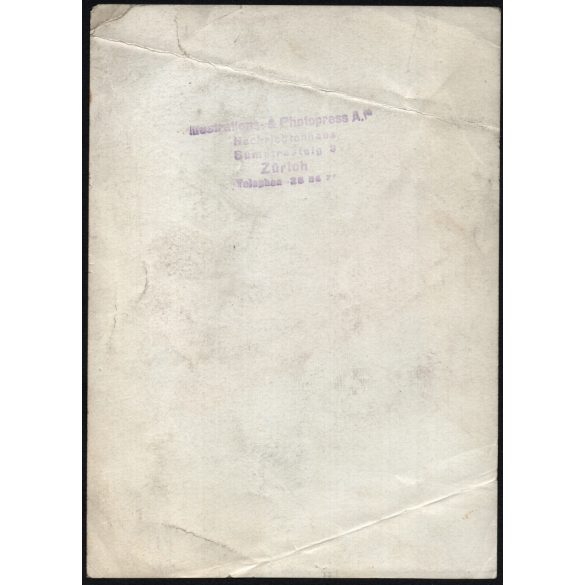 Nagyobb méret, Szendrő István fotóművész (1908-2000) korcsolyázik, tél, korcsolya, 1930/40-es évek. Eredeti, pecséttel jelzett, fotó, papírkép, sérülésekkel..