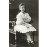 Nagyobb méret, Mai és Társa műterem, Budapest, elegáns lány könyvvel, monarchia, 1900-as évek, Eredeti ritka kabinetfotó, hátulján a Mai Manó ház rajza. 