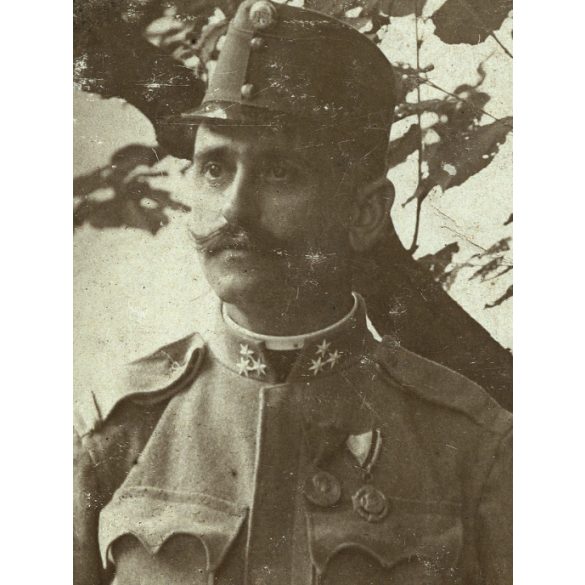 Cabinet Portrait, magyar katona egyenruhában, bajusz, 1. világháború, monarchia, 1900-as évek, Eredeti kabinetfotó, felületén kopásnyomok.  
