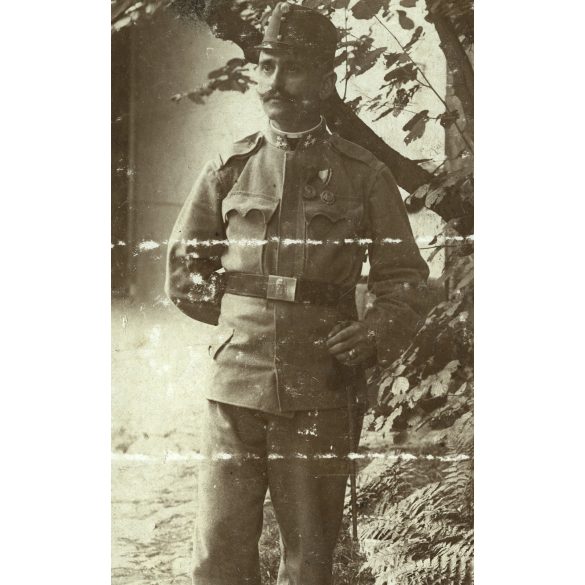 Cabinet Portrait, magyar katona egyenruhában, bajusz, 1. világháború, monarchia, 1900-as évek, Eredeti kabinetfotó, felületén kopásnyomok.  