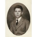 „Sugár” fotószalon, Rákoshegy (Budapest, elegáns fiú portréja, helytörténet, 1936, Horthy-korszak, 1930-as évek, Eredeti fotó, feliratozott papírkép.  