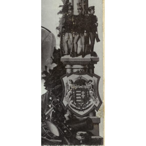Zentner műterem, Bjelina (Brcka), Bosznia, magyar katona, tüzér portréja különös installációban, egyenruha, 1. világháború, Ferenc József, magyar címer, monarchia, 1910-es évek, Eredeti ritka kabinetf